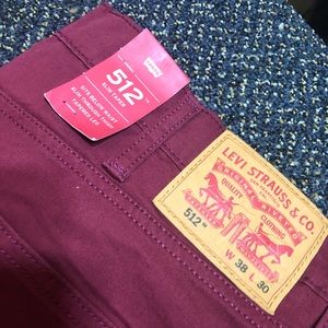 Maroon Levi men’s pants